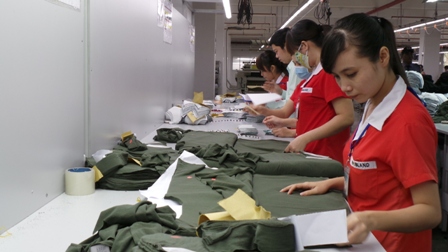 ຮັບປະກັນຊີວິດການເປັນຢູ່ໃຫ້ຄົນງານຢູ່ວິສາຫະກິດຂະໜາດກາງ ແລະ ນ້ອຍ